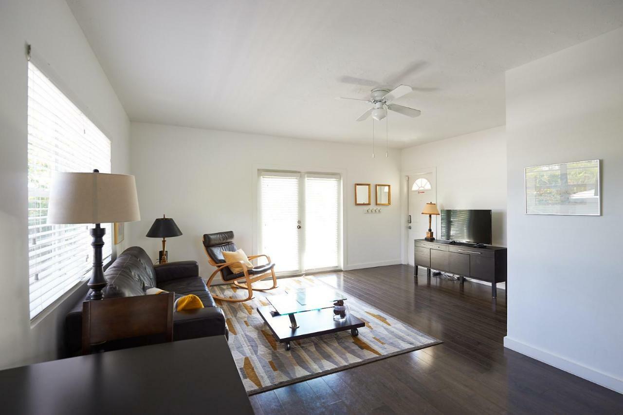 Clean Cosy Flat, Steps From The Beach Fort Lauderdale Exterior photo